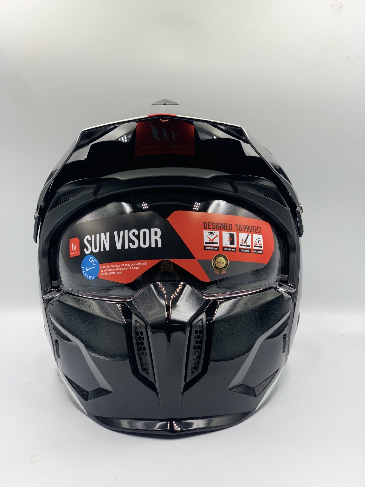 MT Street Fighter Solid A1 Gloss Black (ECE 22.06)